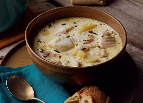 Helen's Maine Haddock Fish Chowder Recipe | Yankee Magazine Haddock Chowder Recipe, Fish Chowder Recipe, Pizza Seafood, Vegetables Pizza, Seafood Salads, Recipe With Bacon, Salt Fish, College Food, Recipe Salmon