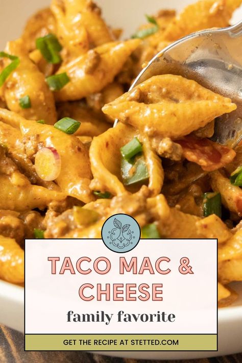 Everyone loves taco mac and cheese, featuring cheesy pasta and your favorite taco seasonings. Leftovers are equally delicious! https://www.stetted.com/queso-mac/ Mexican Mac And Cheese, Cheesy Taco Pasta, Taco Mac, Taco Mac And Cheese, Ground Turkey Tacos, Taco Pasta, Turkey Tacos, Pudding Cookies, Cheesy Pasta