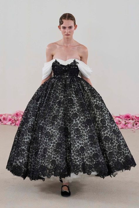 Giambattista Valli Couture, Giambattista Valli Haute Couture, High Fashion Dresses, Princess Ball Gowns, Giambattista Valli, Winter 2023, Fall 2023, Fashion Books, 2023 2024