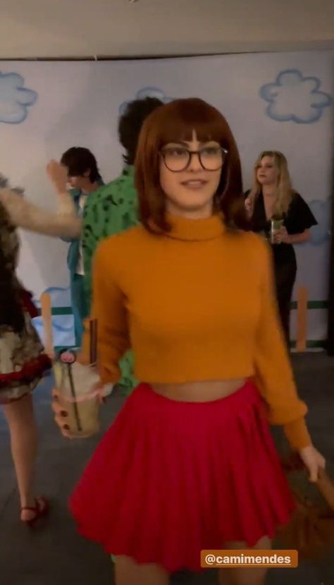 Velma Inspired Outfit, Vilma Scooby Doo, Halloween Costumes With Glasses, Scooby Doo Disfraz, Costumes With Glasses, Halloween Costumes Glasses, Daniela Melchior, Velma Cosplay, Velma Scooby Doo