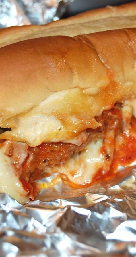 Baked Chicken Sandwich, Chicken Parmesan Sandwich Recipe, Chicken Parmesan Sandwiches, Foil Baked Chicken, Chicken Parmesan Sandwich, Chicken Marinara, Best Sandwich Recipes, Summer Sandwiches, Penn Station