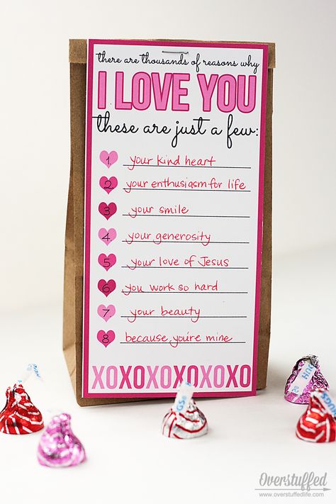 List the things you love about your sweetheart with this super sweet Valentine's Day Love List printable. #overstuffedlife Dollar Diy, Valentine Day List, Reasons I Love You, Reasons Why I Love You, Thrifty Thursday, Romantic Ideas, Artificial Christmas Garland, Valentines Crafts, Valentine's Day Printables