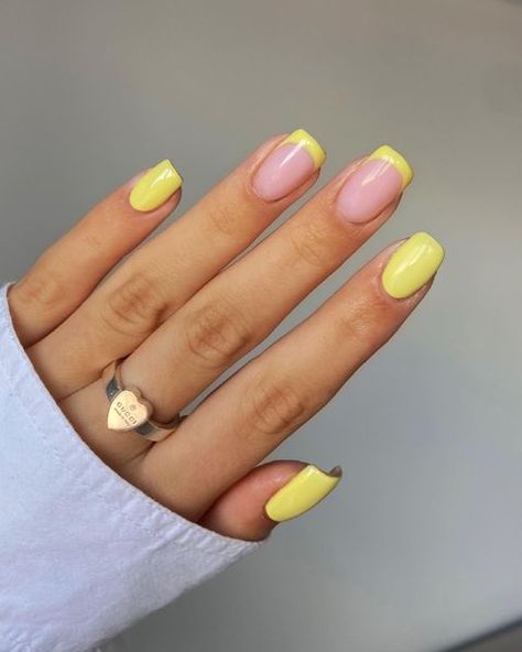 Yellow Nails Design, Yellow Nail, Her Nails, Short Acrylic Nails Designs, Pink Nail, Pastel Nails, Dipped Nails, Yellow Nails, Minimalist Nails