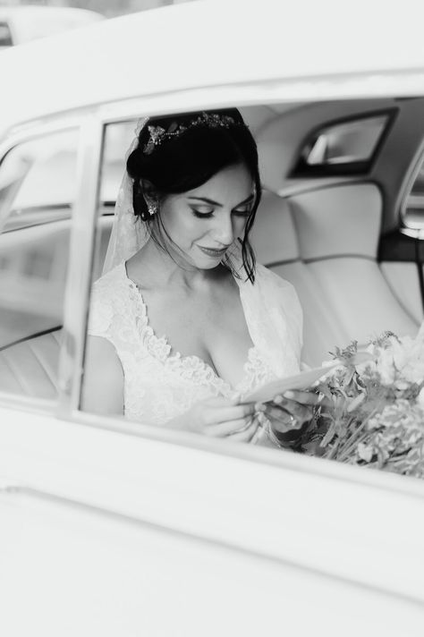 bride riding in a white car by vip wedding transportation to wedding in windermere josh and rachel best photography Bride Getting Out Of Car, Wedding Car Photography, Bride Car, Pose Pengantin, Elegant Backyard Wedding, Elegant Backyard, Wedding Gown Accessories, Car Wedding, Bridal Car