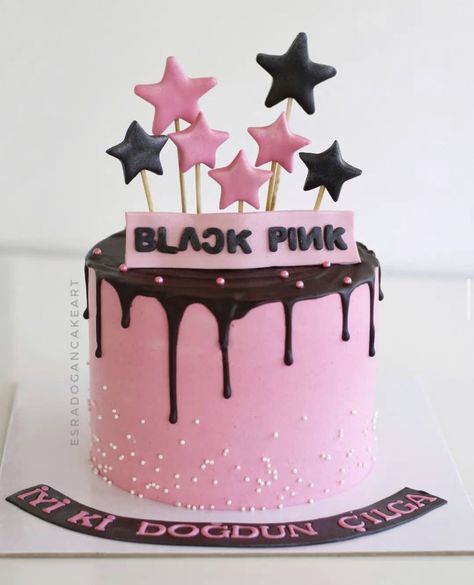 Blackpink Cake Ideas, Black Pink Cake, Blackpink Pasta, Blackpink Cake, Blackpink Birthday, Chocolate Oreo Cake, 15th Birthday Cakes, Candy Birthday Cakes, Korean Cake