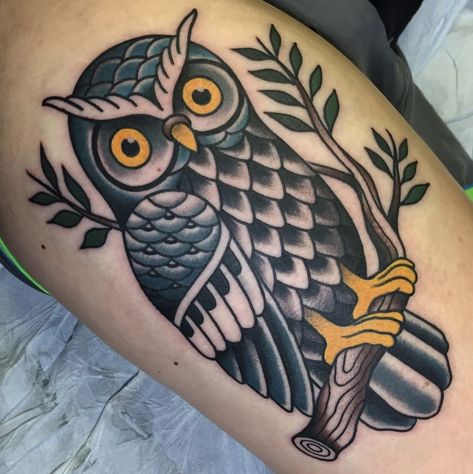 Trad Owl Tattoo, Traditional Owl Tattoo Design, American Traditional Owl Tattoo, Owl Traditional Tattoo, Old School Owl Tattoo, Woman Traditional Tattoo, Traditional Owl Tattoo, Traditional Tattoo Illustration, Black Owl Tattoo