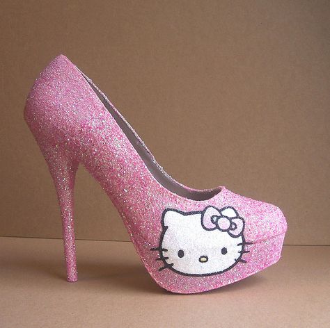 kitty1 | Flickr - Photo Sharing! Hello Kitty High Heels, Hello Kitty Heels, Hello Kitty High, Hello Kitty Photos, Hello Kitty Merchandise, Hello Kitty Shoes, Glitter High Heels, Charmmy Kitty, Casual Cosplay