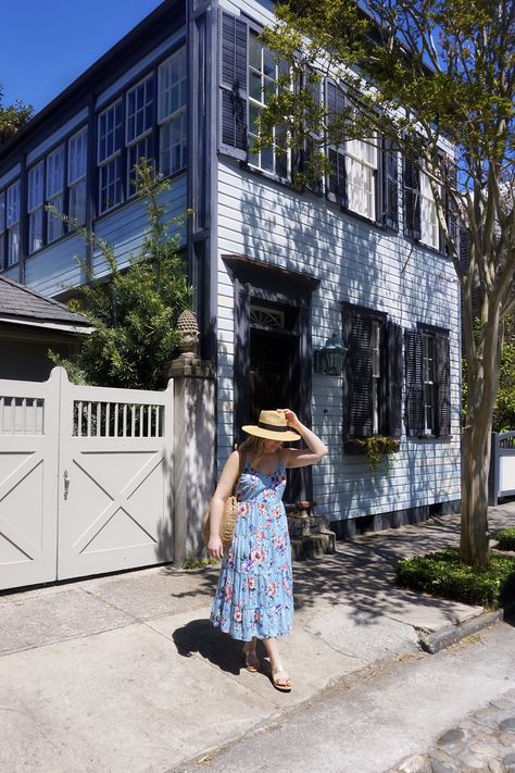 Blue Floral Midi Dress | Straw Hat Outfit | First Timer's Guide to 3 Days in Charleston South Carolina | What to do in Charleston | Charleston Travel Guide | Best Things to do in Charleston | Best Places to visit in Charleston | Summer Outfit Ideas | Charleston Outfit Ideas | Best Outfits for Vacation | Charleston Packing List | Spring Outfit Ideas Floral Midi Dress Outfit, Straw Hat Outfit, Packing List Spring, Straw Hats Outfit, Charleston Travel Guide, Midi Dress Outfit, Charleston Travel, Blue Floral Midi Dress, Hat Outfit