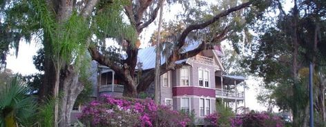 Brooksville Florida, American Cemetery, Porch Columns, Old Mansions, Heritage Museum, Colonial Revival, Old City, City Hall, Victorian Homes