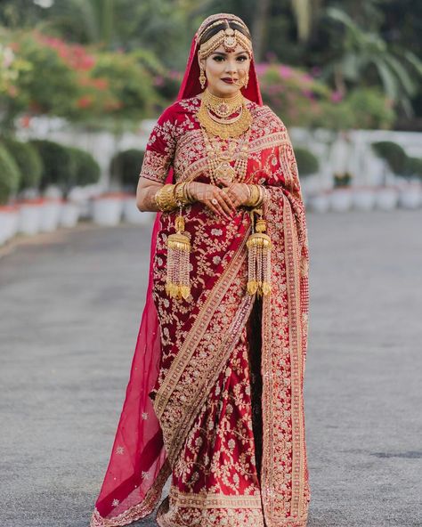 Red Bride, Asian Bridal Dresses, Indian Bride Outfits, Bollywood Lehenga, Bride Outfits, Bridal Jewelry Collection, Asian Bridal, Asian Bride, Wedding Saree