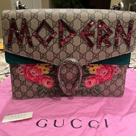 Limited Edition Gucci Dionysus Modern Shoulder Crossbody Bag Large Gucci Handbags, Luxury Life, Gucci Dionysus, Large Bags, Classy Outfits, Limited Editions, Crossbody Bag, Limited Edition, Like New