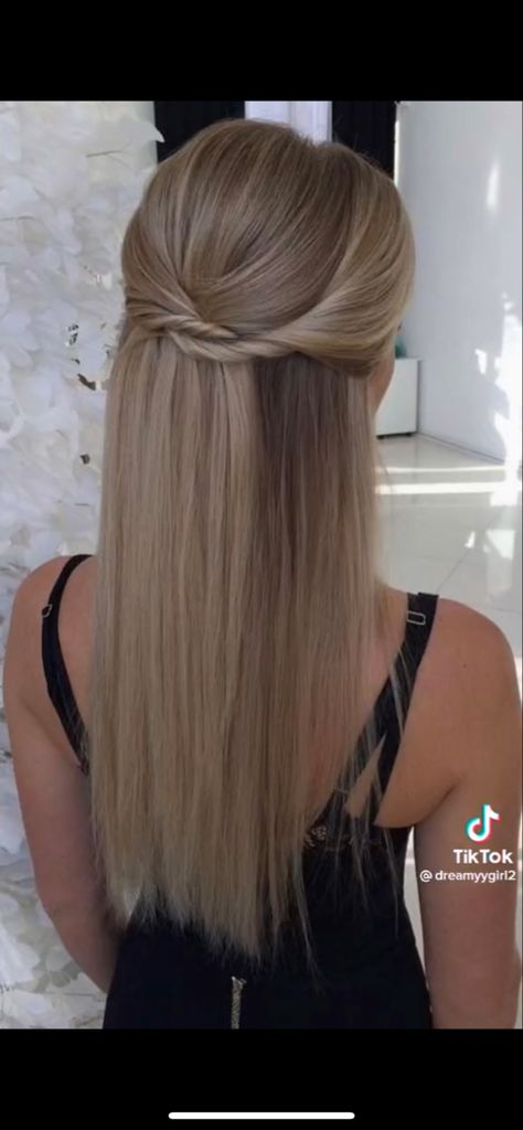 Elegant Straight Hairstyles, Straight Wedding Hair, Straight Formal Hairstyles, Straight Prom Hair, Grad Hairstyles, Semi Formal Hairstyles, Bridesmaid Hair Inspo, Formal Hairstyles For Long Hair, Kadeřnické Trendy