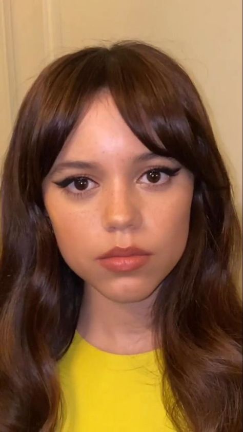 Jenna ortega paris fashion week #yellow #actress Jenna Ortega Blue, Fashion Coloring Book, Melissa Rauch, Blue Eyeliner, Coloring Book For Adults, Angel Face, Jenna Ortega, Fav Celebs, Skin Color