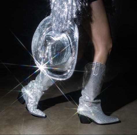 Chrome Cowboy Hat, Sparkle Cowgirl Aesthetic, Glitter Cowboy Aesthetic, Space Cowboy Aesthetic Outfits, Disco Core Aesthetic, Beyonce Cowboy Hat, Disco Cowboy Aesthetic, Glitter Cowgirl Aesthetic, Silver Rave Outfit