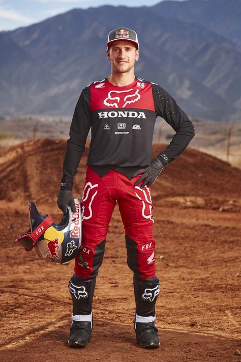 Ken Roczen, Hot Biker Guys, Mx Boots, Dirt Bike Racing, Tactical Wear, Biker Men, Biker Outfit, Senior Pictures Boys, Motorcycle Design