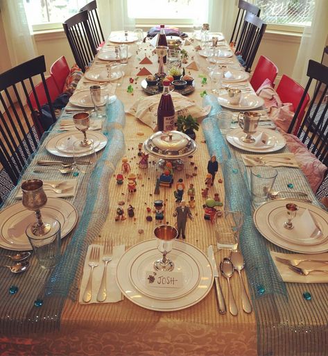 What Setting My Passover Seder Table Made Me Realize For The First Time – Kveller Passover Decorations Table Settings, Passover Tablescapes, Table Settings Dinner, City Decorations, Passover Decor, Passover Table Setting, Passover Seder Table, Feast Of Unleavened Bread, Passover Crafts