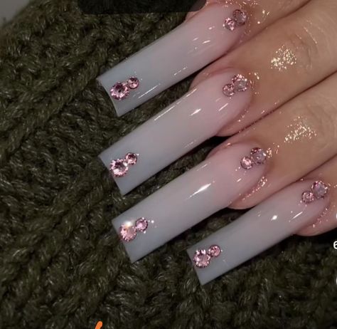 Hair Nails Lashes Done Aesthetic, White Nails With Rhinestones, Nails Gems, Lashes Done, Nails With Pink, Makeup Nails Designs, Diy Acrylic Nails, Gel Nails Diy, Grunge Nails