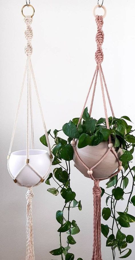 Plant hanging ideas Diy Macrame Plant Hanger Easy, Macrame Hangers, Macrame Plant Hanger Tutorial, Macrame Plant Hanger Patterns, Rope Diy, Window Sills, Small Macrame, Diy Macrame Plant Hanger, Diy Plant Hanger