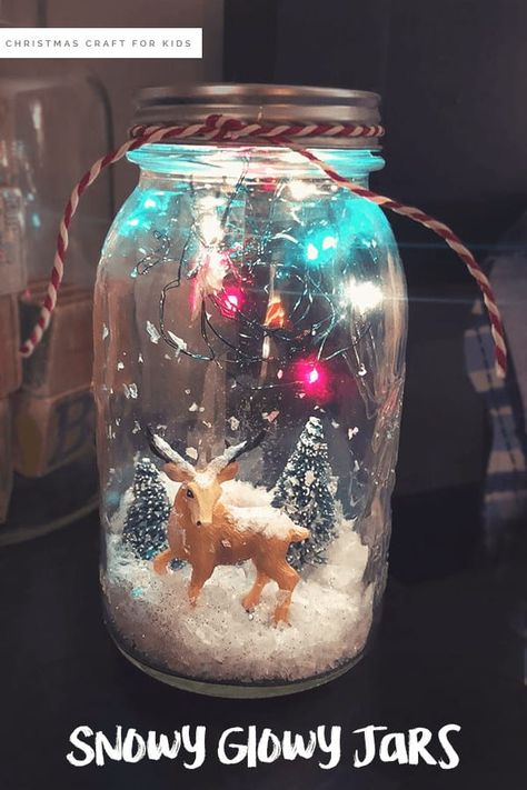 Snow Globes For Kids, Snow Globe For Kids, Globe Ideas, Diy Snow Globes, Mason Jar Snow Globe, Homemade Snow Globes, Mason Jar Christmas Crafts, Snow Globe Crafts, Jars Snow