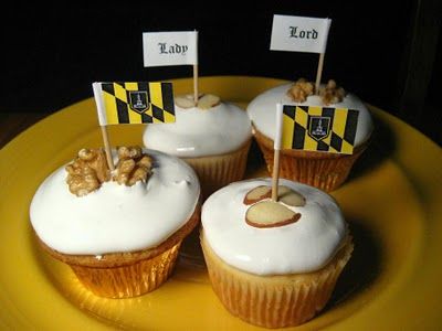 Lord & Lady Baltimore Cupcake Recipes - Preakness viewing party perfection! Christmas Themed Desserts, Preakness Party, Derby Party Food, Kentucky Derby Party Food, Preakness Stakes, Delicious Deserts, Kentucky Derby Party, Preakness, Party Desserts