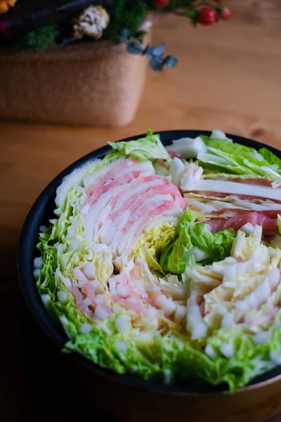 Nabe Recipe, Dashi Powder, Dashi Recipe, Miso Broth, Hot Pot Recipe, Recipe Japanese, Easy Japanese Recipes, French Pastry, Napa Cabbage