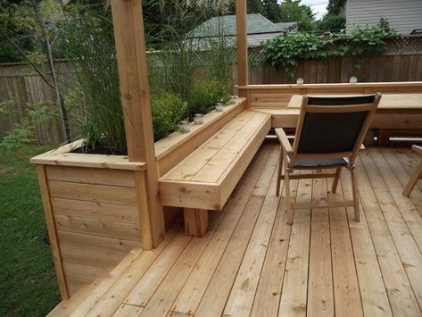 Make the Deck Planters be the Perfect Blend with your Deck Deck Bench Seating, Deck Bench, Deck Planters, Deck Seating, Balkon Decor, Tiered Planter, Patio Deck Designs, Deck Designs Backyard, Cool Deck