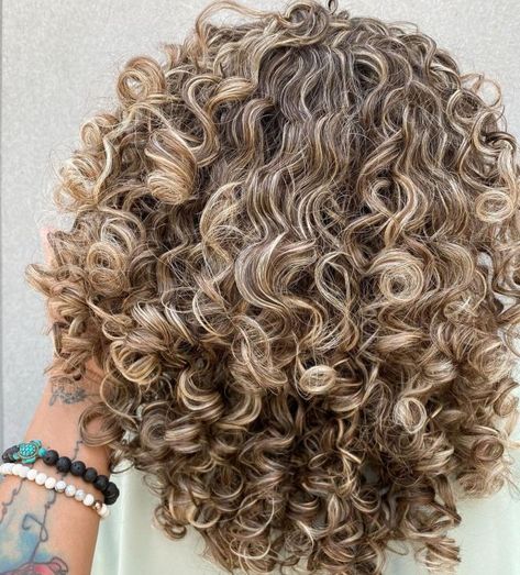 Rezo Cut, Shape Haircut, Middle Length Hair, Really Curly Hair, Rock Your Hair, Medium Curly Hair, Super Short Haircuts, Curly Cut, Shoulder Length Curly Hair