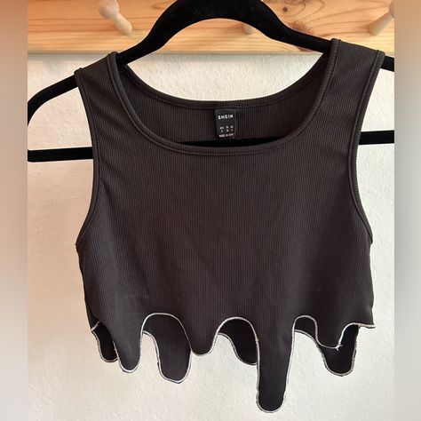 Black Drip Crop Top With White Detailing Outlining The Bottom. Never Worn. #Women #Fashion #Tank #Top #Drip #Ae #Americaneagle #Vs #Aesthetic #Hollister #Summer #Fall #Spring #Shein Funky Crop Tops, Diy Crop Top From Tank Top, Cute Crop Tops Aesthetic, Upcycling Clothes Aesthetic, Cropped Tank Top Outfit, Trash Clothing, Tank Top Outfit Ideas, Ripped Crop Top, Vs Aesthetic