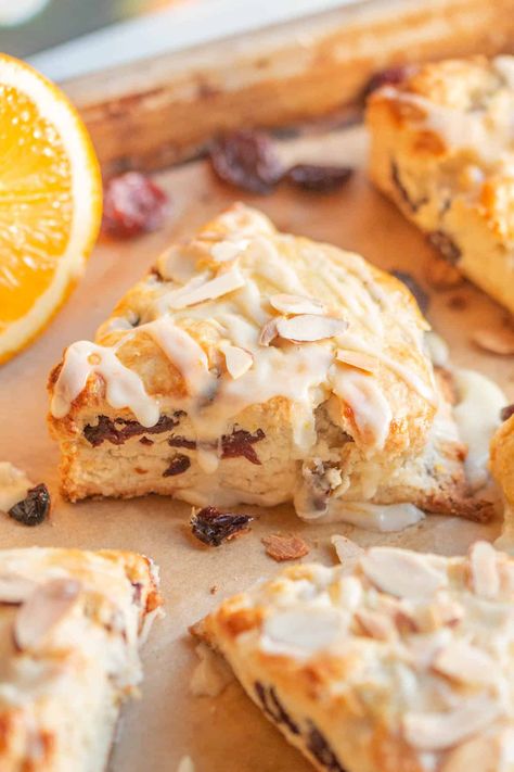 Cherry Almond Scones, Almond Scones, Cherry Scones, Scone Recipes, Low Sugar Desserts, Scones Recipe Easy, Scones Easy, Orange Glaze, Cherry Almond