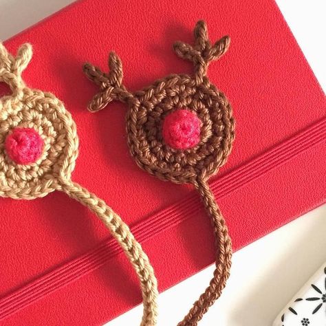 Emmi Hai on Instagram: "Reindeer bookmark for Christmas🤗 Are you interested in a pattern? Leave '👍' for YES so I know if I should write a pattern. Thank you! ⠀⠀⠀⠀⠀⠀⠀⠀⠀�⠀⠀ ⠀⠀⠀⠀⠀⠀⠀⠀⠀ #bookmark #christmascrochet #crochet #crochetbookmark #crochetersofinstagram #crocheting #crochetlovers #crochetpattern #freecrochetpattern #instacrochet #reindeer" Crochet Ideas Christmas Gifts, Bookmarks Diy Christmas, Crochet Christmas Bookmarks, Crochet Christmas Bookmarks Free Patterns, Christmas Crochet Gift Ideas, Crochet Christmas Bookmark, Simple Crochet Bookmark, Cute Crochet Bookmarks, Christmas Crochet Bookmark