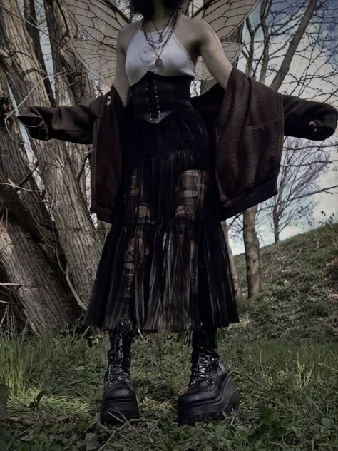 grungefairy grungefairycore witchy witchaesthetic forestwitch forest kinderwhore Forest Clothes Aesthetic, Fairy Grunge Outfit, Fairy Core Outfits, Alt Outfits, Fairy Grunge, Fantasias Halloween, Alt Fashion, Alternative Outfits, Swaggy Outfits