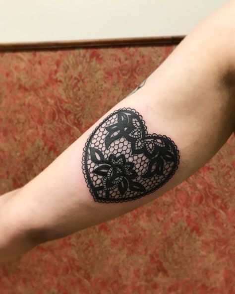 13 Embroidery Tattoos That Would Make Even Grandma Happy via Brit + Co Embroidery Tattoos, Cross Stitch Tattoo, Tattoo Embroidery, Black Heart Tattoos, Stitch Tattoo, Embroidery Tattoo, Tattoo Shows, Lace Tattoo, Traditional Tattoo Flash