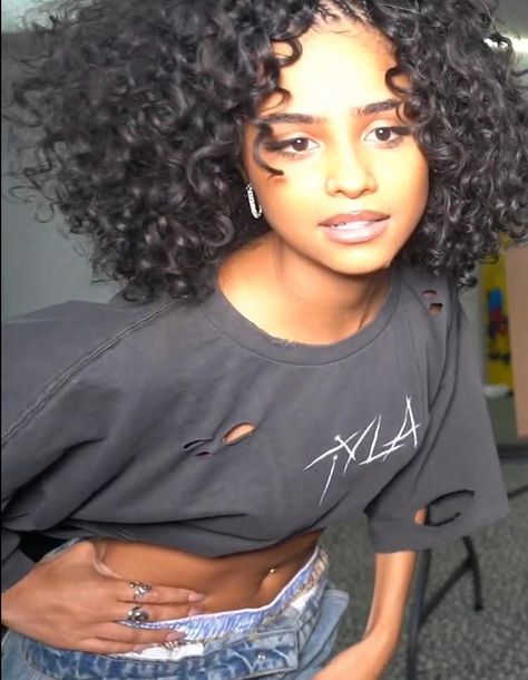 tyla Tyla Curly Hairstyle, Tyla Hair, Curly Afro, Pretty Hair, Short Curly Hair, Pretty Hairstyles, Short Curly, Hair Inspo, Natural Hair Styles