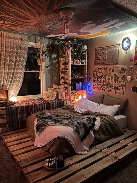 70s Themed Bedroom Aesthetic, 70s Space Aesthetic Room, 70s Teenage Bedroom, 70s Rock Bedroom, 70s Rock Room Aesthetic, Room Wishlist, Hippie Aesthetic, Bedroom Inspo, Aesthetic Room