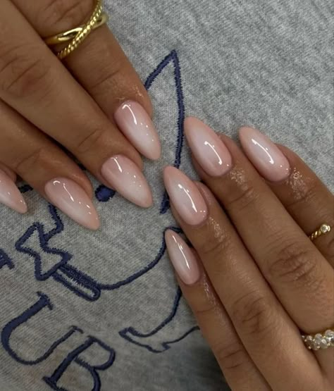 Looking for the current nail trends of fall 2023? I got the latest scoop of all the trending fall nail designs that are taking over Tiktok and Instagram. I'm trying #6 tomorrow! September nails | fall aesthetic nail inspo | Back to school nails | autumn aesthetic #fall #nails Aura Nails Nude Base, Glazed Aura Nails, Paznokcie Hello Kitty, Kutek Disney, Nagellack Trends, Nagel Tips, Smink Inspiration, October Nails, Makijaż Smokey Eye