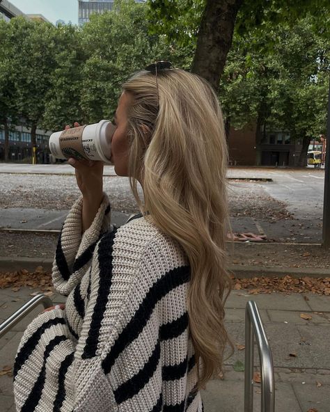 Aesthetic Hair Photos, Brunette Instagram Pictures, Classy Girl Aesthetic Outfit, Blonde Styled Hair, French Blonde Hair, How To Take Good Pictures For Instagram, Blonde Hair Inspiration Long, Good Girl Aesthetic, Winter Hair Ideas