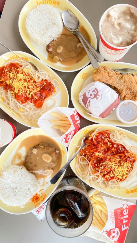 Mix And Match Jollibee, Jollibee Aesthetic Food, Jollibee Aesthetic, Food Jollibee, Jollibee Food, Food Dump, Airport Aesthetic, Bf Picture, Snap Food