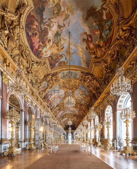 Royal Architecture Aesthetic, Rococo Aesthetic Architecture, White And Gold Castle, French Rococo Aesthetic, Rococo Castle, Baroque Architecture Interior, Baroque Architecture Aesthetic, Rokoko Aesthetic, Roccocore Aesthetic