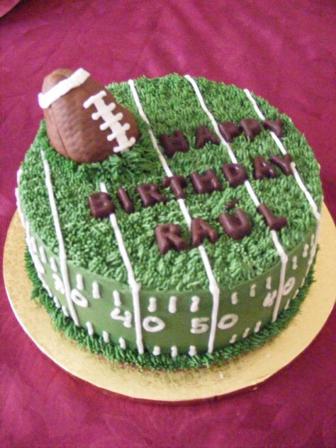 For my football fans Vikings Football Cake, Superbowl Cake Ideas, Super Bowl Cake, Football Cakes, Cake Football, Football Field Cake, Football Cake Design, Superbowl Cake, Football Themed Cakes