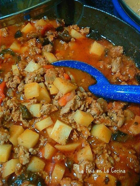 Mom’s Picadillo con Papa~Ground Beef in Fresh Tomato Sauce With Potatoes Mexican Picadillo Recipe Ground Beef, Papas Recipe, Ground Beef Recipes Mexican, Picadillo Recipe, Crunchwrap Supreme, Ground Beef And Potatoes, Fresh Tomato Sauce, Mexican Soup, God Mad