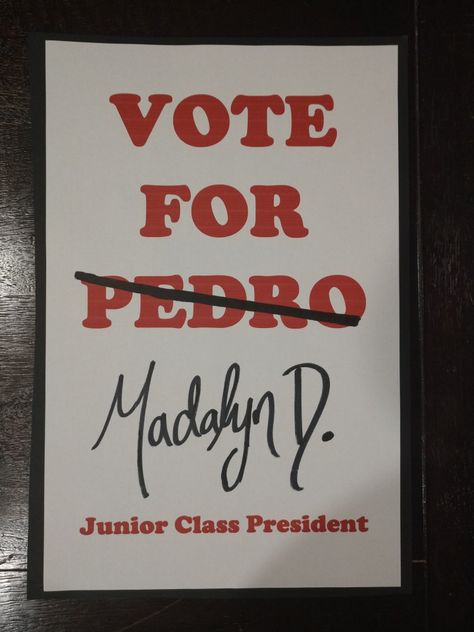 Campaign Signs School, Poster For Class Representative, Sga Poster Ideas Secretary, Student Government Posters High Schools, Funny Stuco Campaign Posters, School Campaign Posters Ideas, Stuco Campaign Ideas, Class Campaign Posters, Campaign Ideas Student Council