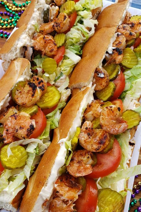 Crawfish Po Boy Sandwich, Grilled Shrimp Poboy Sandwich, Poboy Shrimp Sandwich, Shrimp Poor Boy Sandwich Recipes, Summertime Dinner Ideas, Shrimp Po'boy Recipe, Shrimp Poboy Sandwich, Grilled Shrimp Sandwich, Po Boy Sandwich Recipe