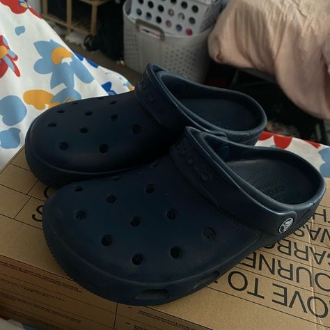 Navy blue crocs Dark Blue Crocs, Navy Crocs, Navy Blue Crocs, Blue Crocs, Crocs Shoes, Outfits Women, Fit Inspo, Fitness Inspo, Dark Blue