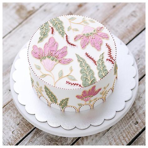 Cake Painting Tutorial, Flower Cupcake Cake, Dedication Cake, Buttercream Decorating, Cake Blog, 1st Birthday Cakes, Creative Cake Decorating, Dessert Cake Recipes, Painted Cakes