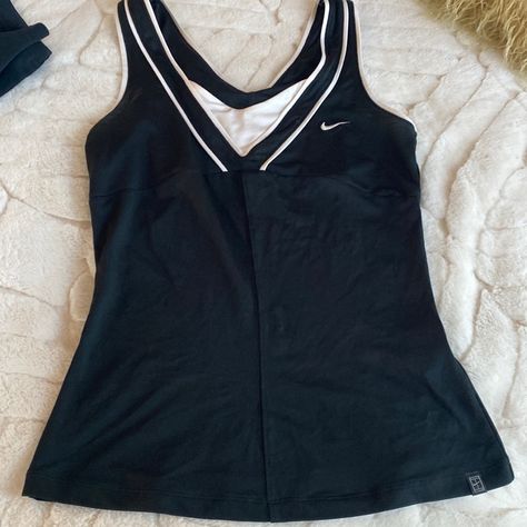 Cute Cut Fitted Nwot Vintage Nike Tank Top, Active Dress, Tops Nike, Tennis Tops, Cindy Kimberly, Active Tank Tops, Tube Tops, Better Style, Cute Cuts