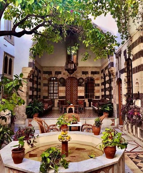 The Art and Heritage of Courtyard Homes in Syria Old Arabic House, Syrian Style Home, Syrian Courtyard, Arab Courtyard, Lebanese Architecture, Houses In France, Arabic Design, Courtyard Design, Internal Courtyard