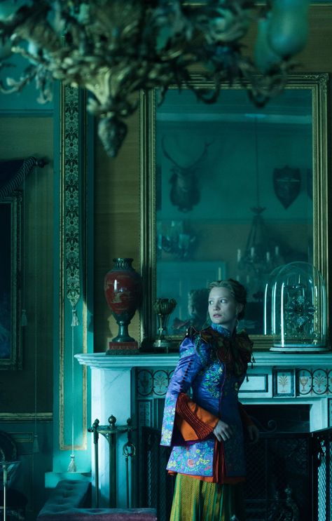 Alice Through The Looking Glass Movie Aesthetic, Alice Through The Looking Glass Mirror, Alice Through The Looking Glass Wallpaper, Alice Through The Looking Glass Costume, Alice Through The Looking Glass Aesthetic, Alice In Wonderland Through The Looking, Alice Through The Looking Glass Art, Alice Through The Looking Glass Movie, Through The Looking Glass Aesthetic