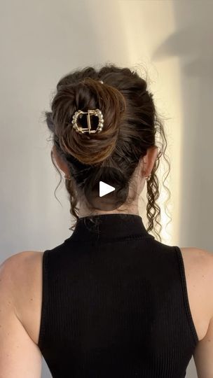 70K views · 6.6K reactions | 🥖  #clawclip #clawcliphairstyle #clawclipbun #updo #easyhairstyles #hairstyletutorial #bunhairstyle #curlyhairstyles #curlyhair | Jennie 🌷 | Curly Hair Care and Simple Hairstyle Tutorials | Jada Facer · Dreams Jennie Curly Hair, Jada Facer, Simple Hairstyle, Hairstyle Tutorials, Curly Hair Care, Short Bob Hairstyles, Short Bob, Bun Hairstyles, Bob Hairstyles