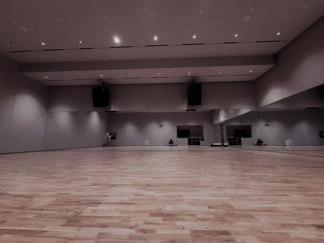 Studio Dance Room Kpop, Town Background, Dance Studio Design, Dance Studio Decor, Home Dance Studio, Black Room Decor, Practice Room, Mansion Bedroom, Dance Rooms