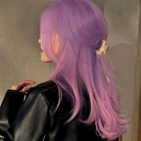 pastel purple to pastel pink ombré hair Purple Girls Aesthetic, Asian Purple Hair, Warm Purple Hair, Pinkish Purple Hair, Harajuku Hair, Two Color Hair, Silky Shiny Hair, Pink Purple Hair, Light Purple Hair